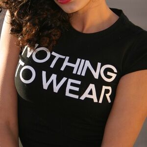 Nothing To Wear Glittery Graphic Women’s Baby Doll T Cropped, cap sleeves S EUC